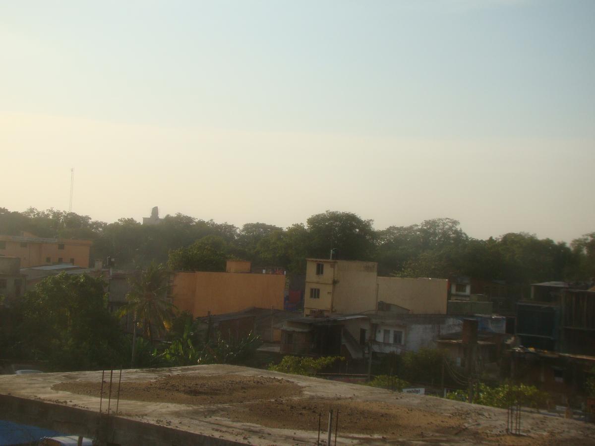 Down Town Hotel Ponnarankulama Exterior foto