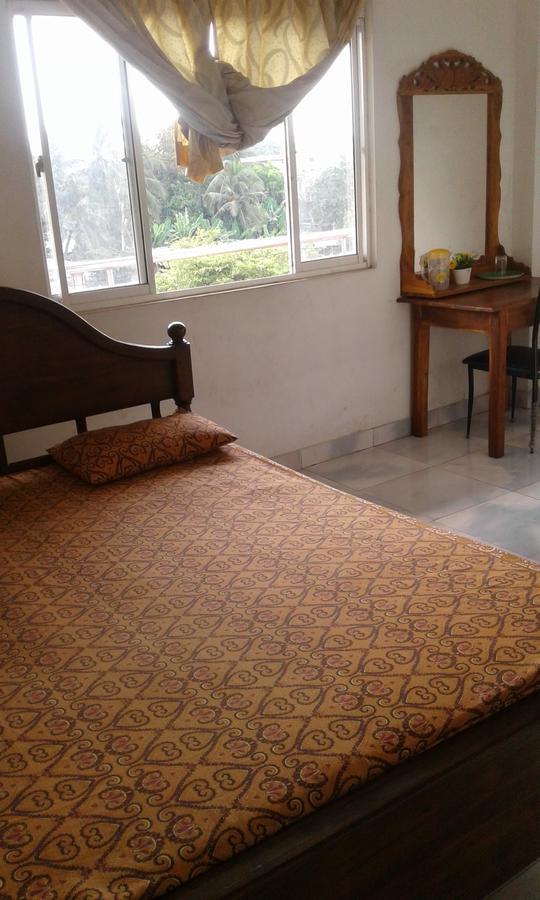 Down Town Hotel Ponnarankulama Habitación foto